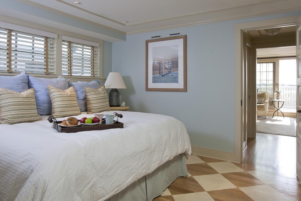 Vineyard Square Hotel And Suites エドガータウン 部屋 写真