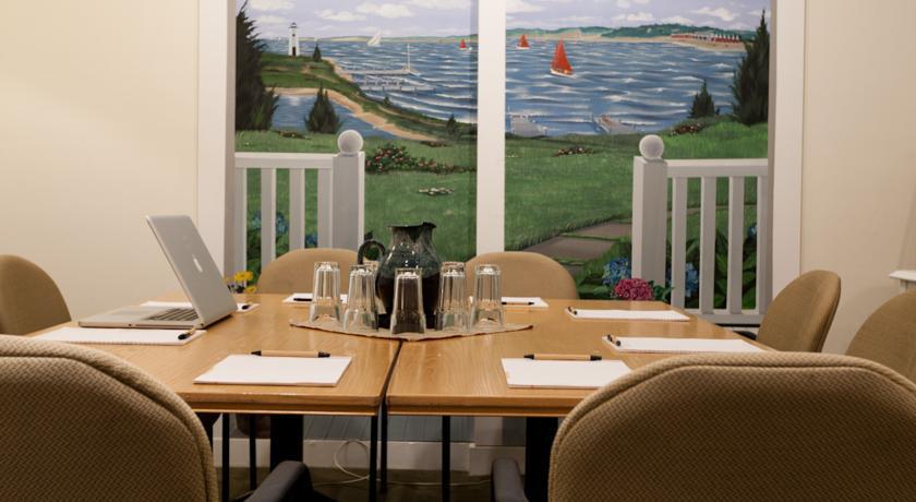 Vineyard Square Hotel And Suites エドガータウン エクステリア 写真
